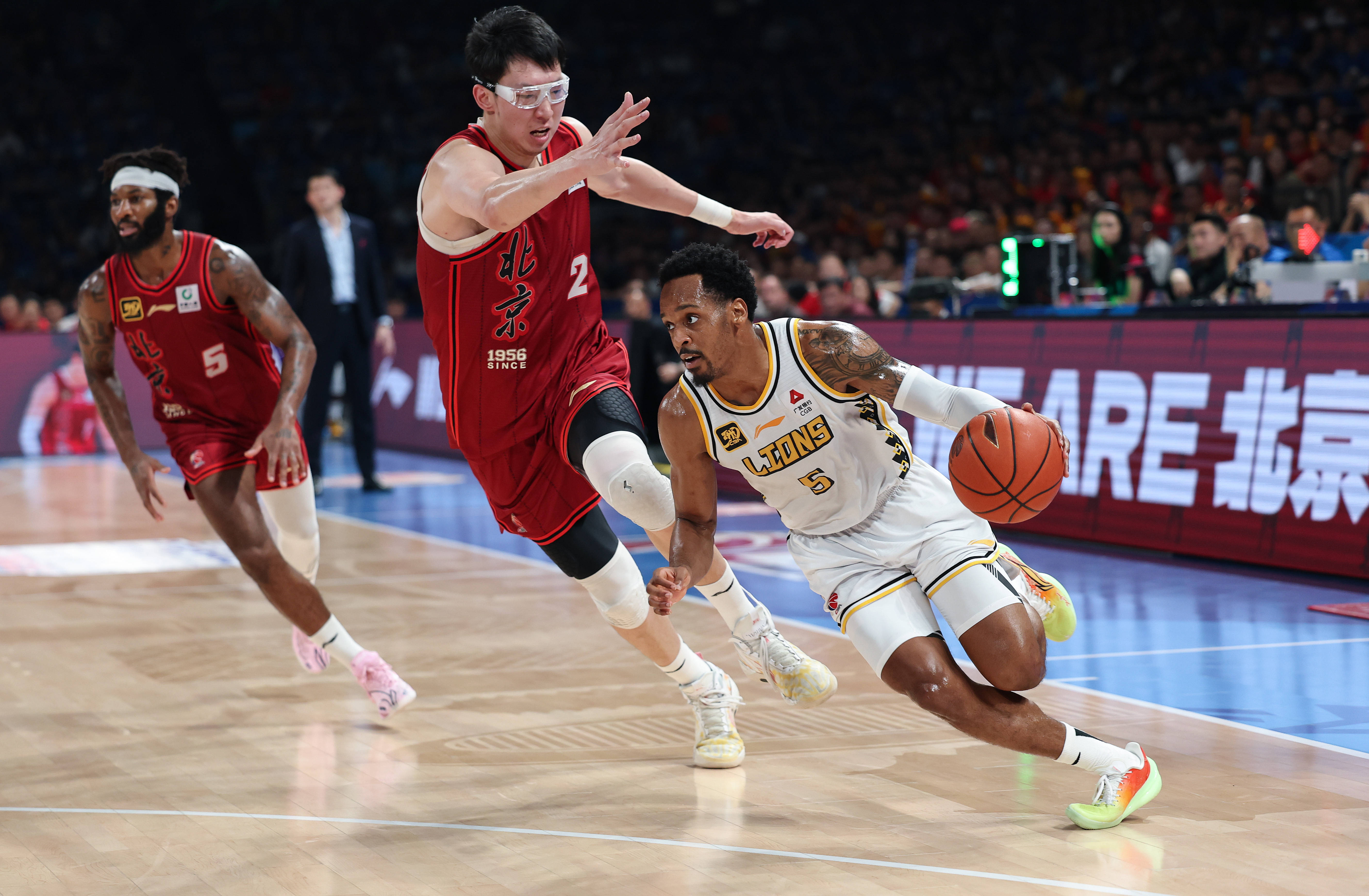 皇冠足球管理平台出租
_浙江广厦4-2北京夺队史CBA首冠皇冠足球管理平台出租
！周琦31+10布朗41分