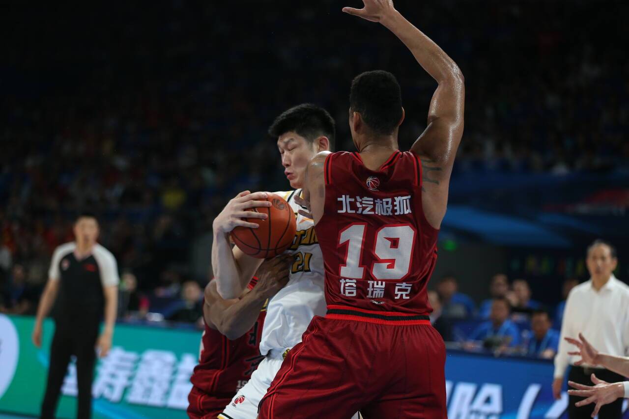皇冠足球管理平台出租
_浙江广厦4-2北京夺队史CBA首冠皇冠足球管理平台出租
！周琦31+10布朗41分